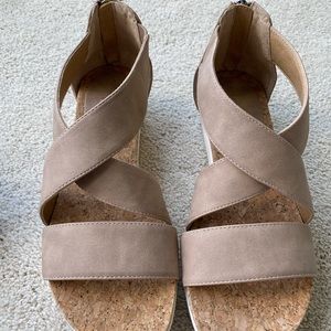 Adrienne Vittadini  Sport Sandals - Size 7